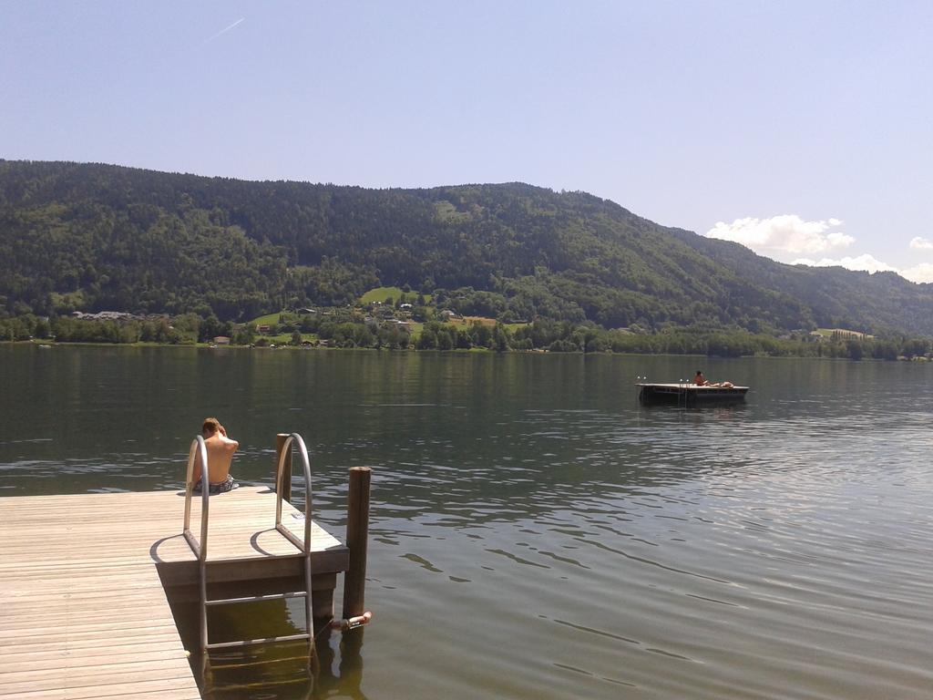 Haus Am Wald Lägenhet Steindorf am Ossiacher See Exteriör bild